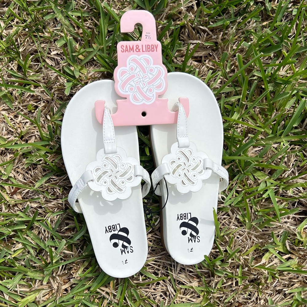 Sam & Libby White Floral Cutout  Sandals